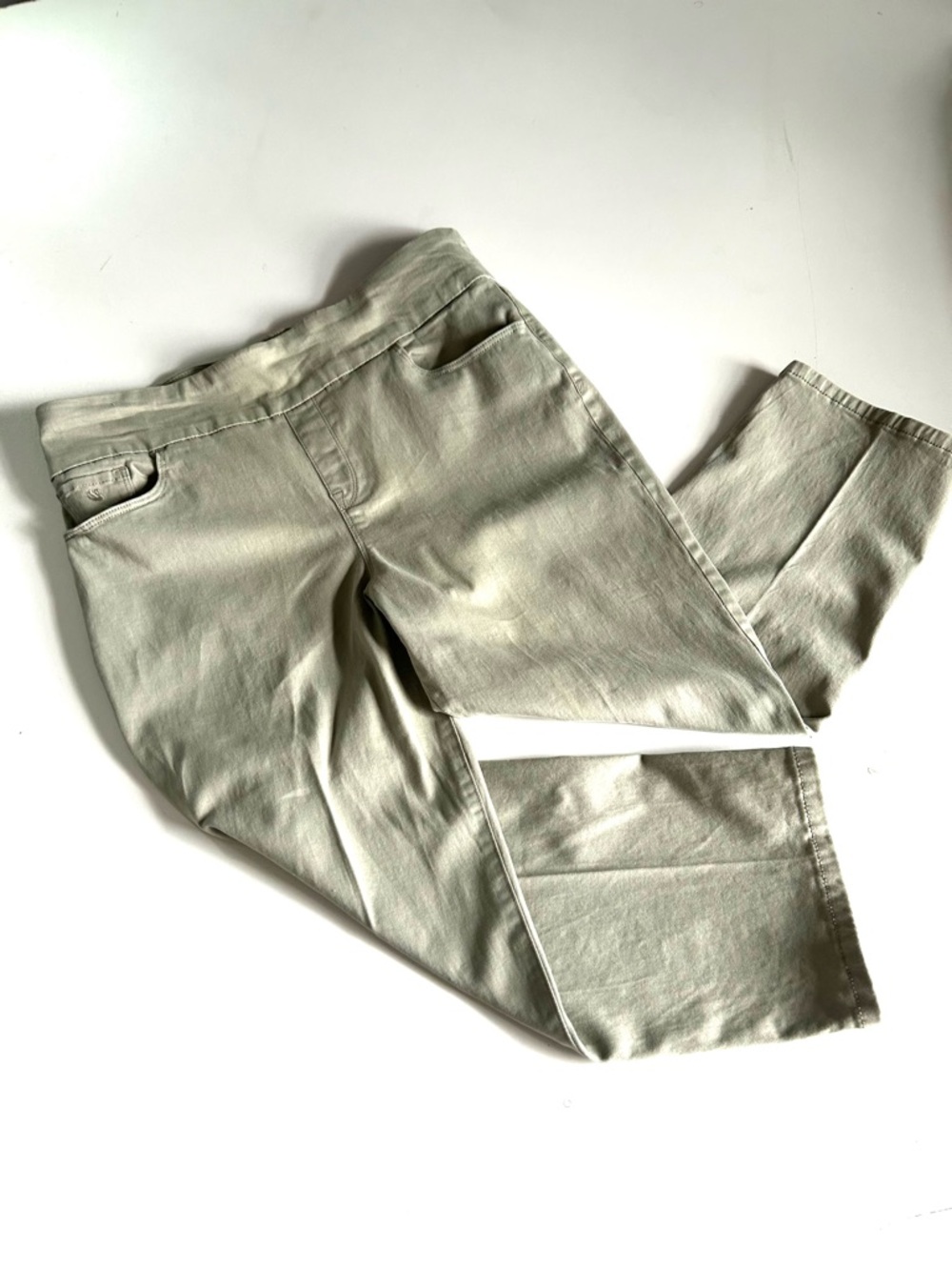 Gloria V. Sage Cropped Skinny Stretch Jeans, Sz 12, NWOT, 
W: 17” Acr. -L: 32” Z